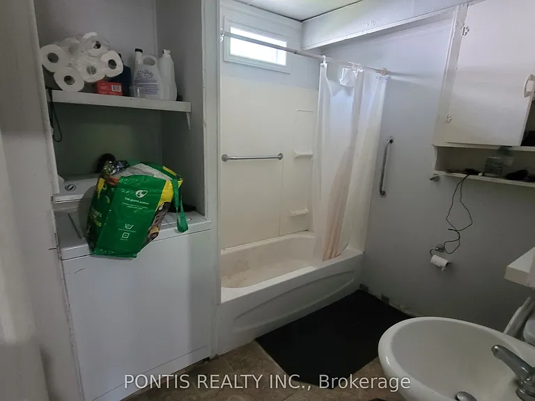 452 Confederation St #1 — Photo 5