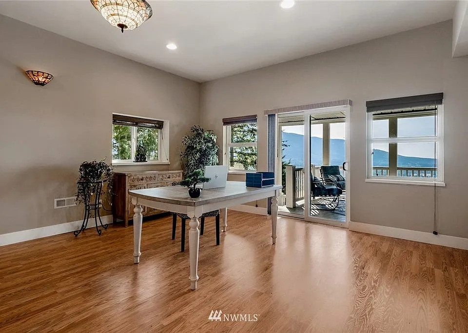 451st Ave SE