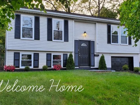 17 Weston St, Metuchen, NJ 08840