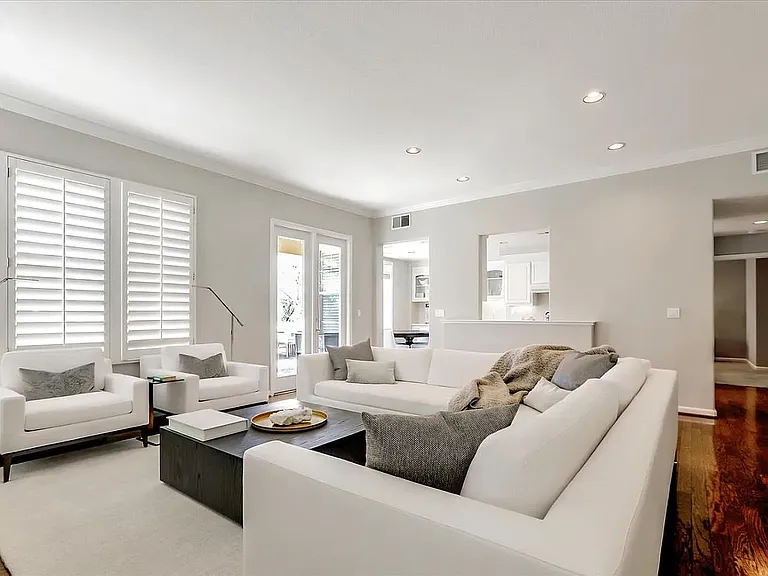 5337 Silver Point Way — Photo 4