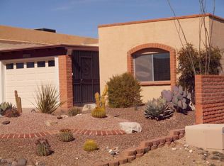 1040 W Camino El Greco, Green Valley, AZ 85622