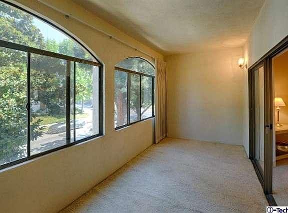 5th image of 221 E Lexington Dr APT 207
