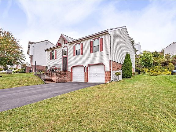 2nd image of 129 Stratford Ct