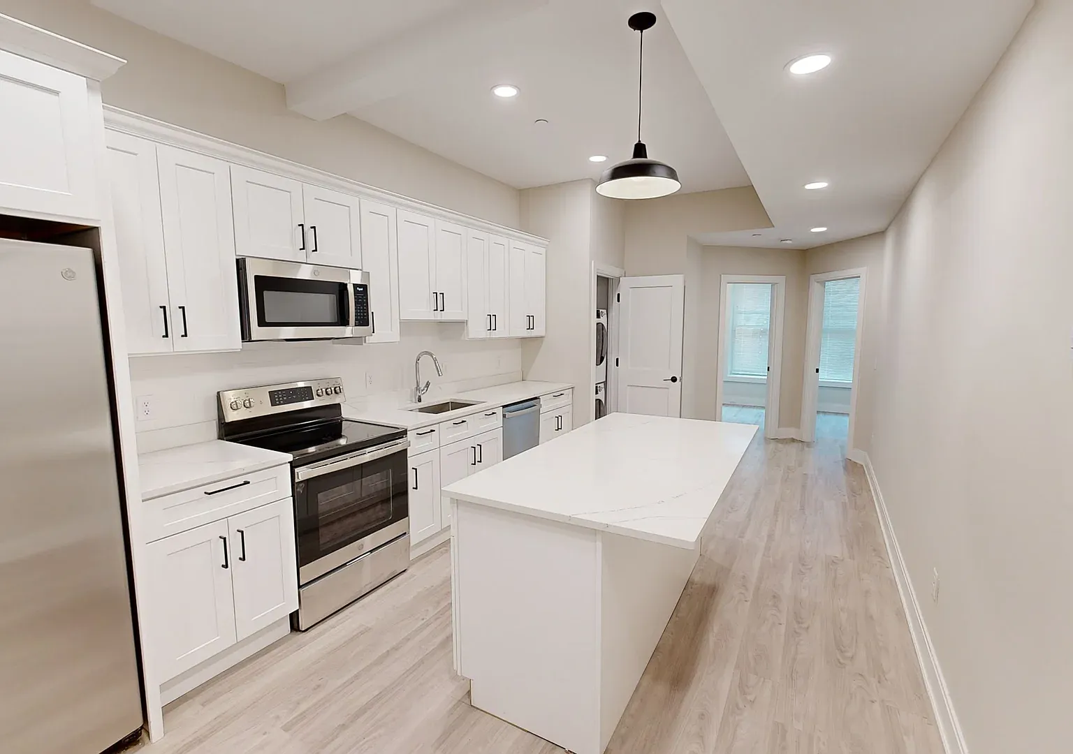 4 bed, 1100 sqft, $7,995 — Photo 3