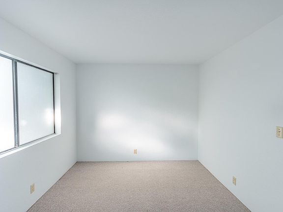 5th image of 88-1546 Ewalu Ave #103