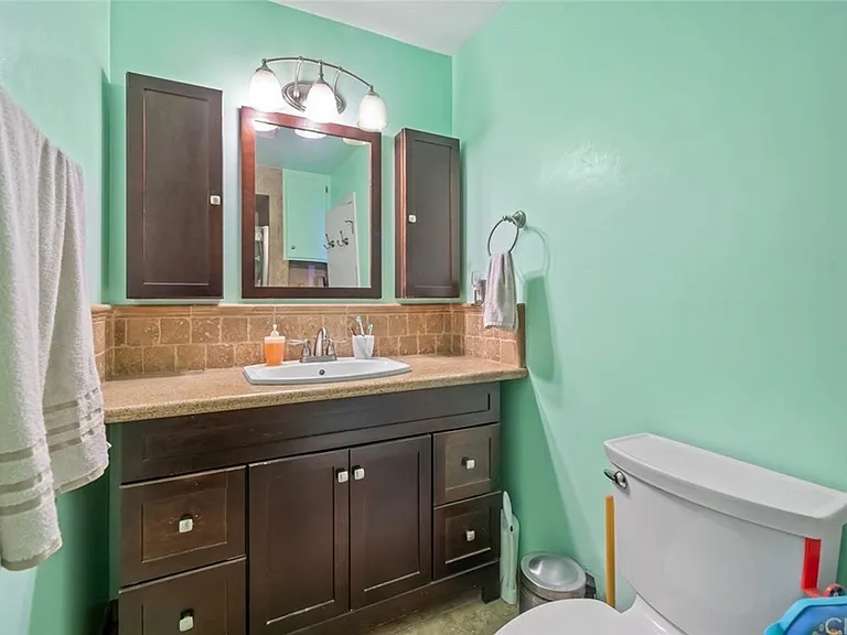 13528 E Russell St — Photo 17