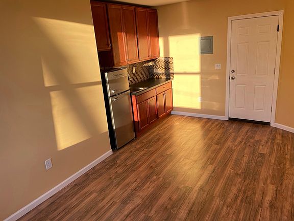 2nd image of 4725 Beach 47th St APT 3