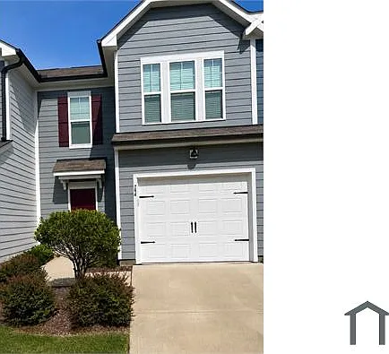 3 bed, 1558 sqft, $2,200 — Photo 1