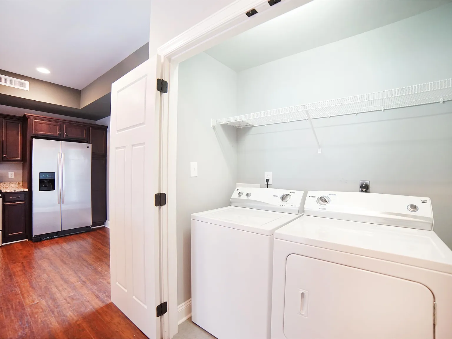 118 Capital St — Photo 4