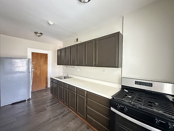 5th image of 6710 S Claremont Ave #602