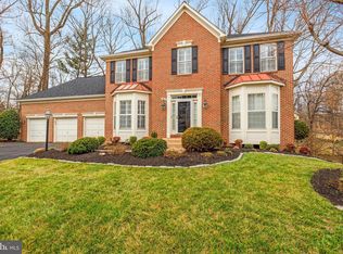 5818 Valley View Dr, Alexandria, VA 22310