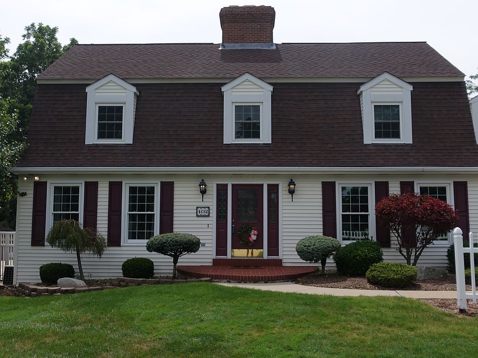 1st image of 212 Main St