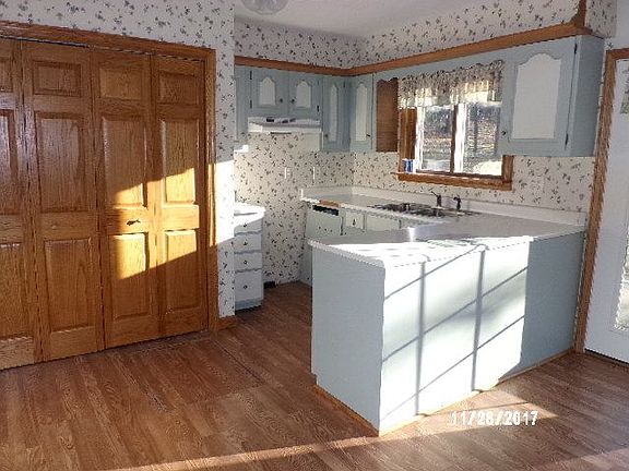 2nd image of 34571 Hunters Woods Rd