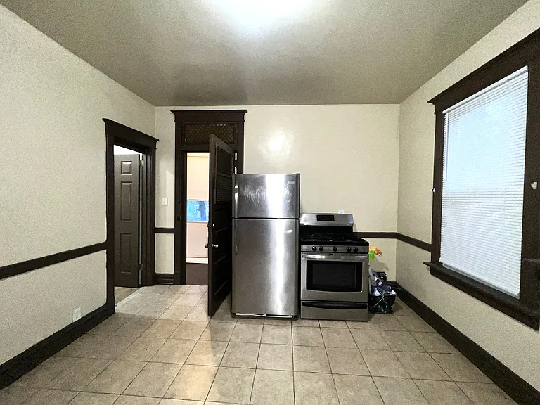 12015 S Stewart Ave — Photo 17