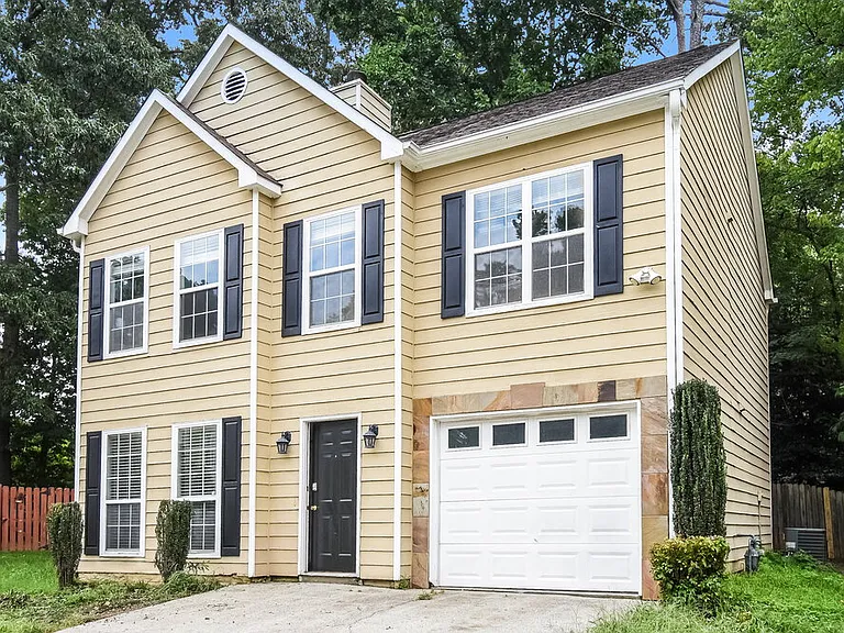 2320 Kissing Tree Ln SE — Photo 4