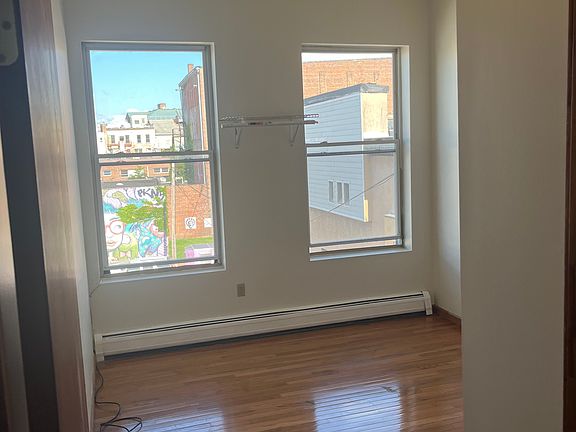 5th image of 9 Liberty St #8