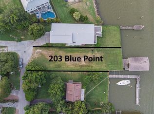 203 Blue Point Rd, Clear Lake Shores, TX 77565