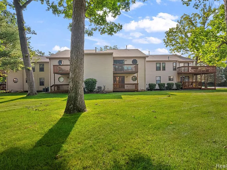 4911 Oak Hill Dr #3 — Photo 28