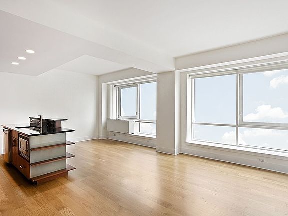 3rd image of 440 Kent Ave APT 20F