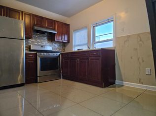 526 E 9th St FLOOR 3, Brooklyn, NY 11218