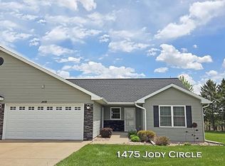 1475 Jody Cir, Platteville, WI 53818