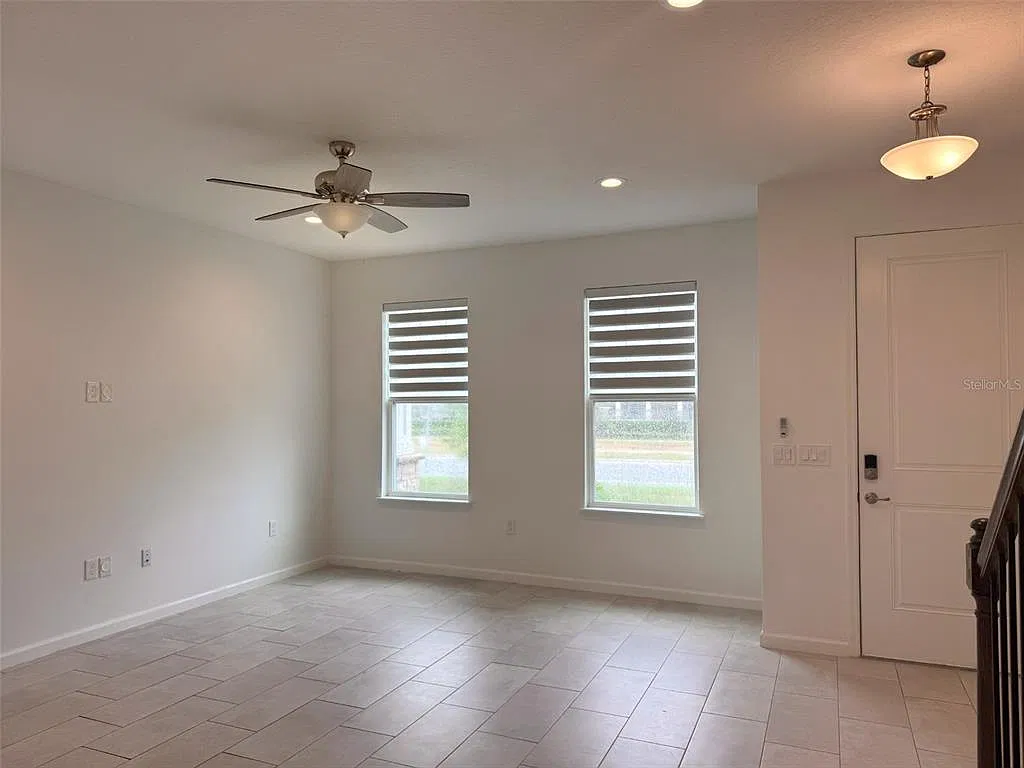3 bed, 2.5 bath, 2031 sqft, $3,100 — Photo 3