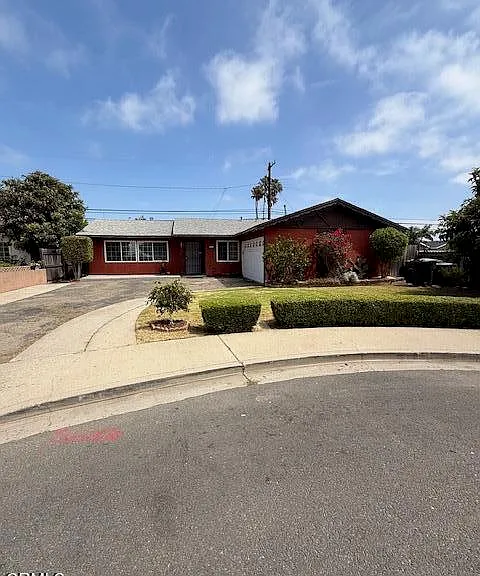 541 Glacier Ave — Photo 2