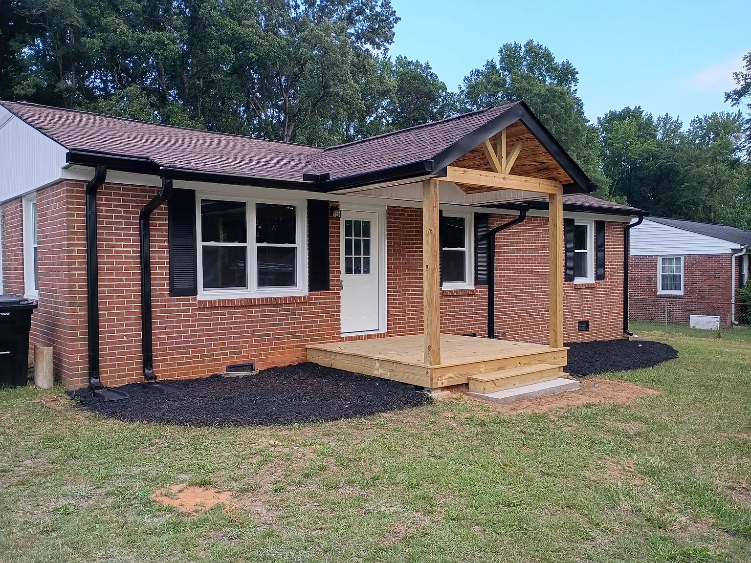 3 bed, 1075 sqft, $1,650 — Photo 1