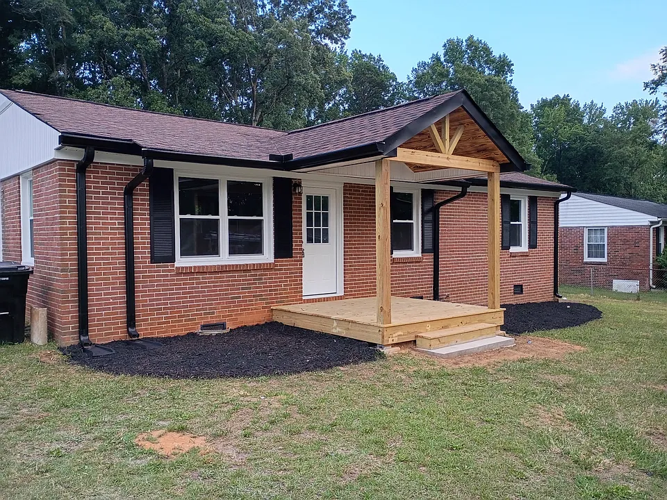 107 Pine Ln