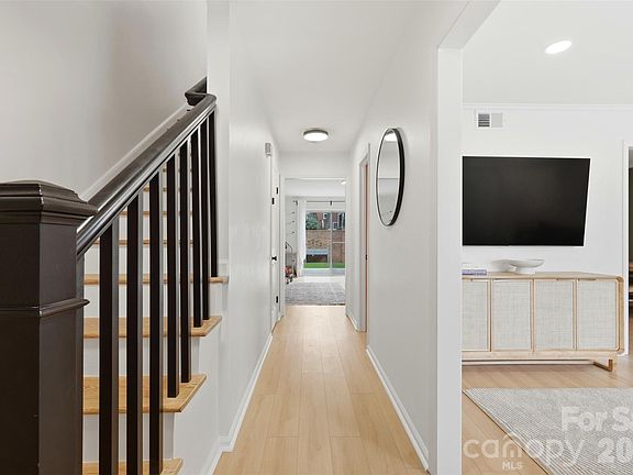 2nd image of 6825 Constitution Ln