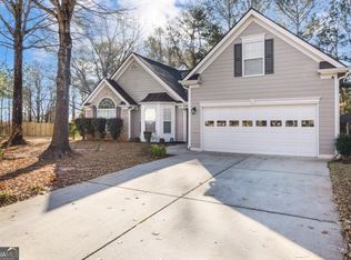 414 Black Fox Dr, Locust Grove, GA 30248