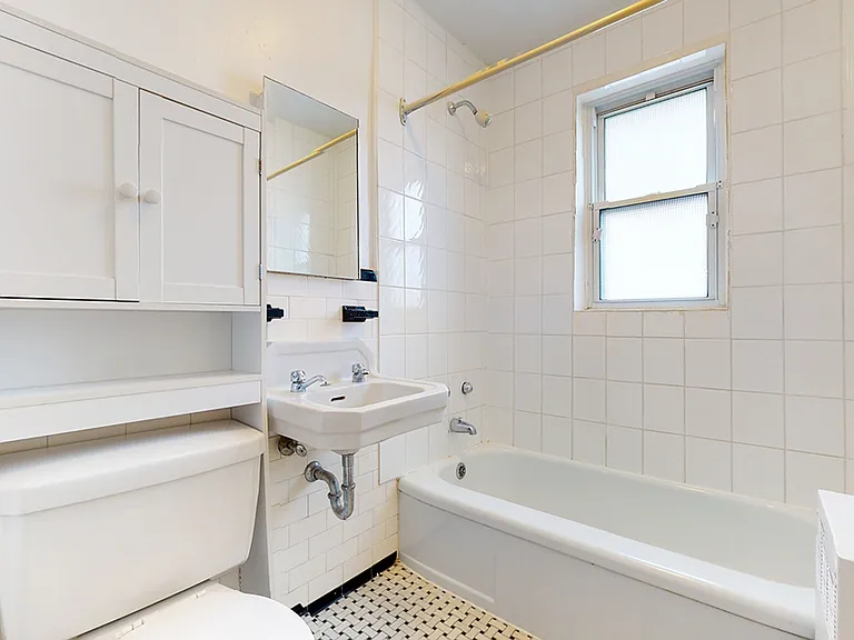 385 Besserer St — Photo 25