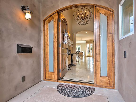 3rd image of 16480 Oleander Ave