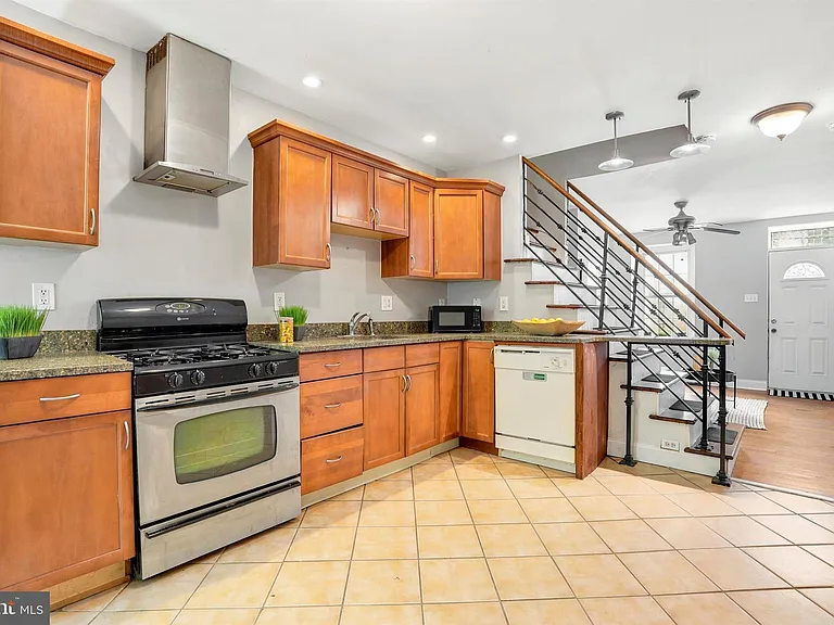 4441 Silverwood St — Photo 5