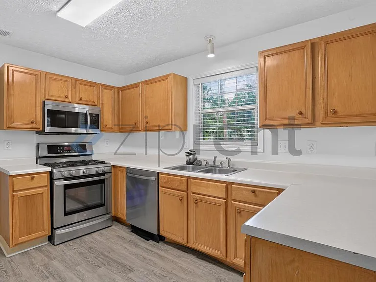 1383 Westward Dr SW — Photo 12