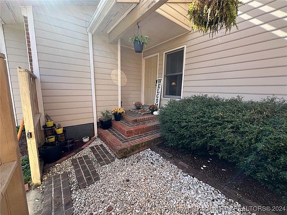 4th image of 4900 Independence Dr APT 9