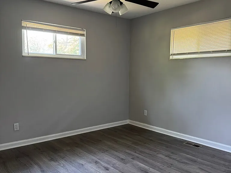 1712 Hillwood Dr — Photo 6