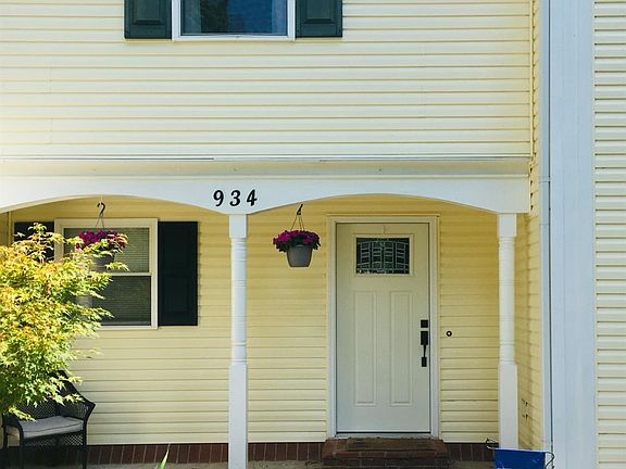 3rd image of 934 Charwood Dr
