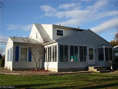 2nd image of 438 Medina St