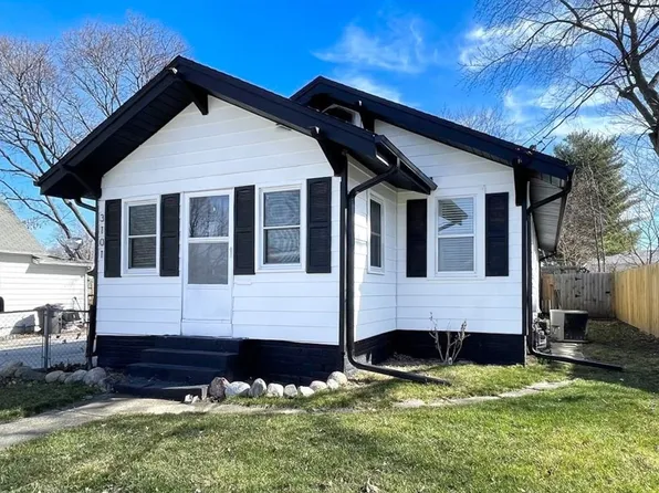 3101 Cornell St, Des Moines, IA 50313