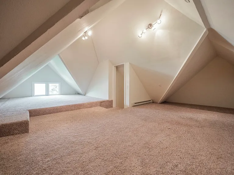 3rd floor loft: spacious flex space for home office, family room/ media room.