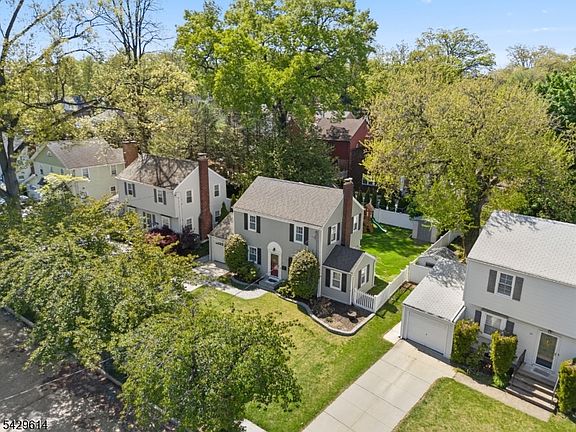 2nd image of 36 Burlington Rd
