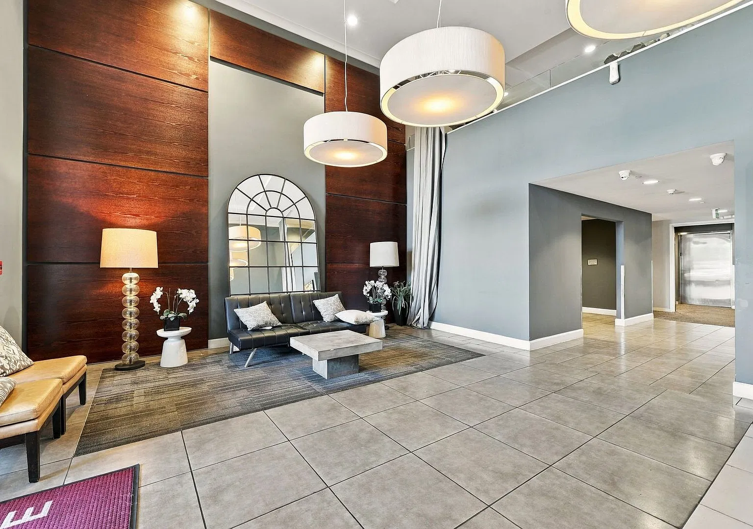 Beautiful 2-Bedroom 2-Bathroom Condo — Photo 2