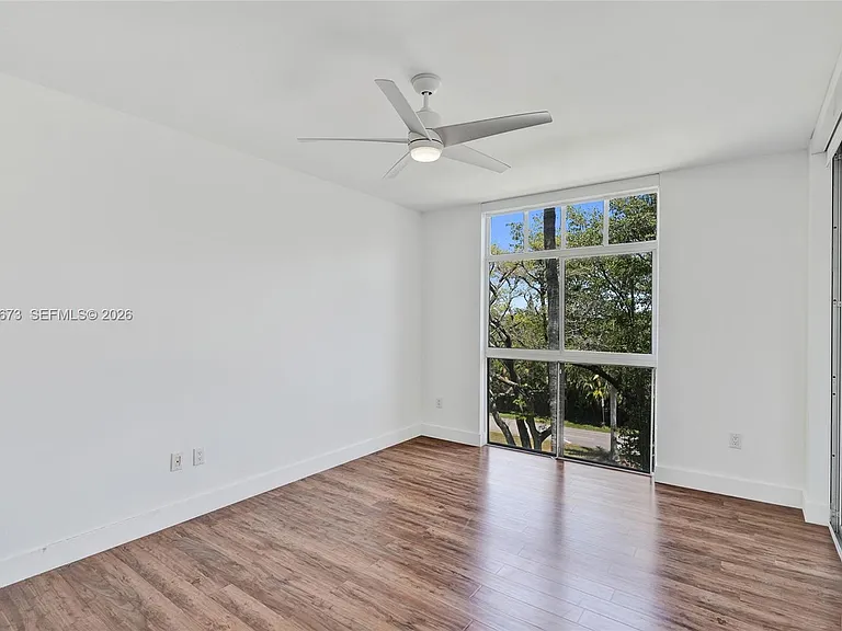 9725 NW 52nd St #406 — Photo 32
