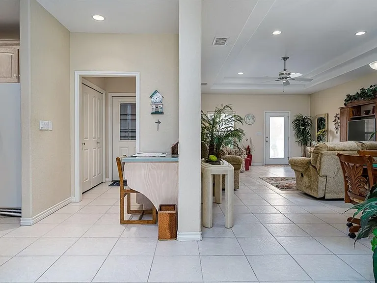 5 Olde Towne Ln — Photo 8