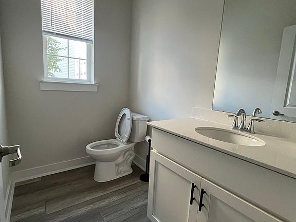 powder room at 1st floor