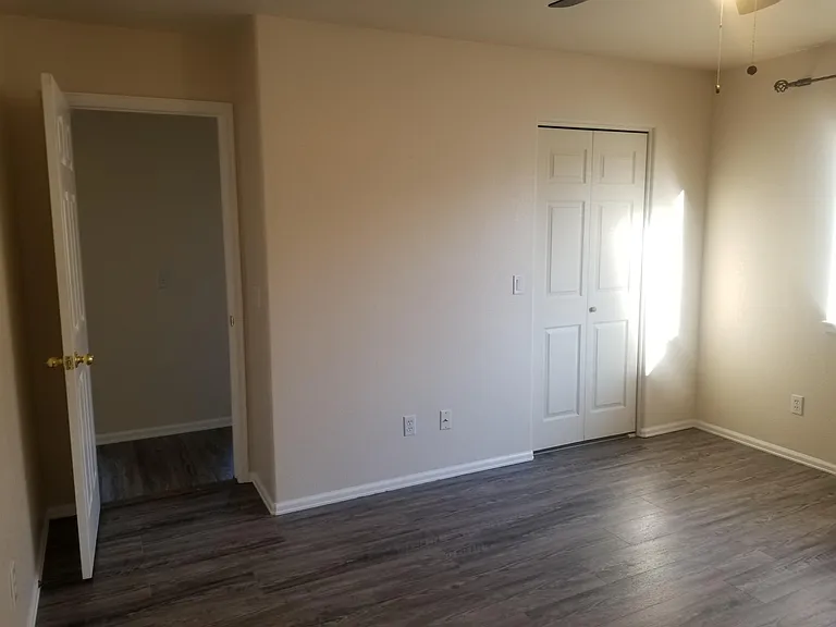 832 Pitkin Way — Photo 15