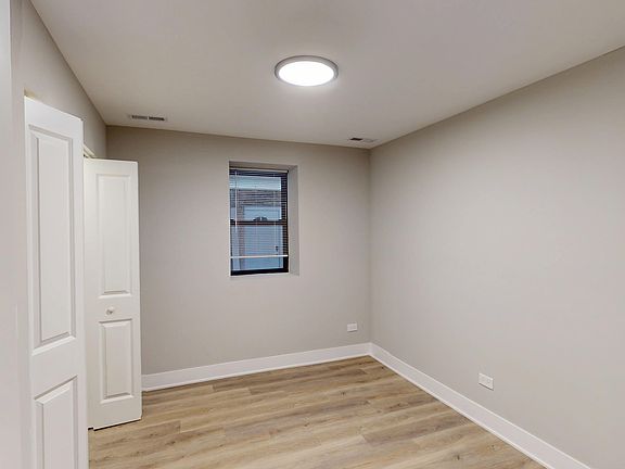 5th image of 3144 W Fullerton Ave #G