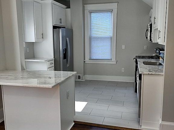 4th image of 1715 3rd Ave
