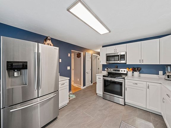 5th image of 76 Pine St
